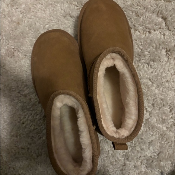 UGG Classic Ultra Mini Platform - Picture 4 of 5